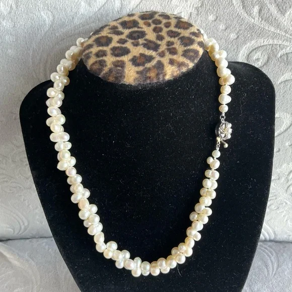 Authentic vintage pearl necklace💖💖